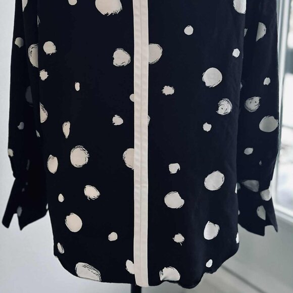 Ted Baker Black & White Spot Print Blouse with Contrast Trim & Front Slit – US 8 - Picture 6 of 10